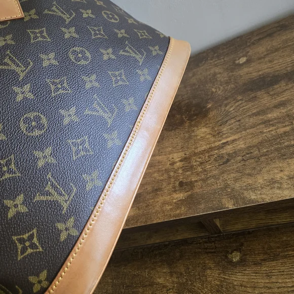 Louis Vuitton Monogram Canvas Handbag - Picture 5 of 12